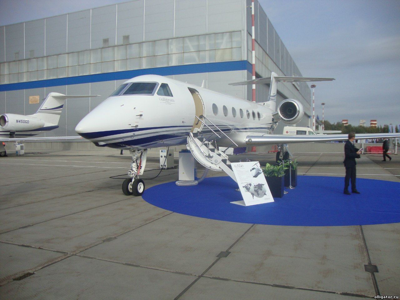 Самолеты бизнес-класса на VII Международной выставке Jet Expo 2012