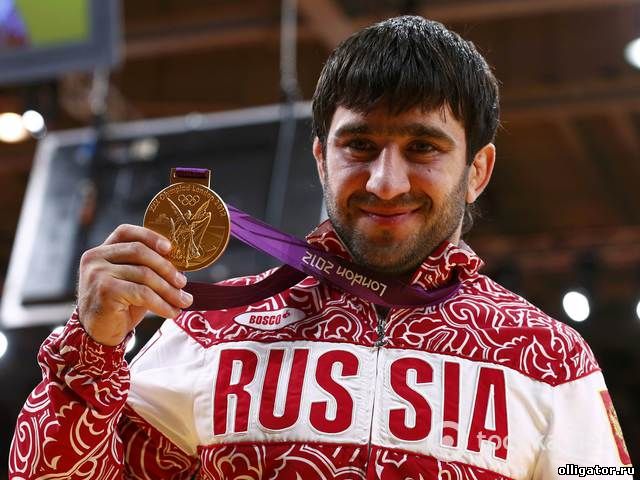 Мансур Исаев - олимпийский чемпион - фото